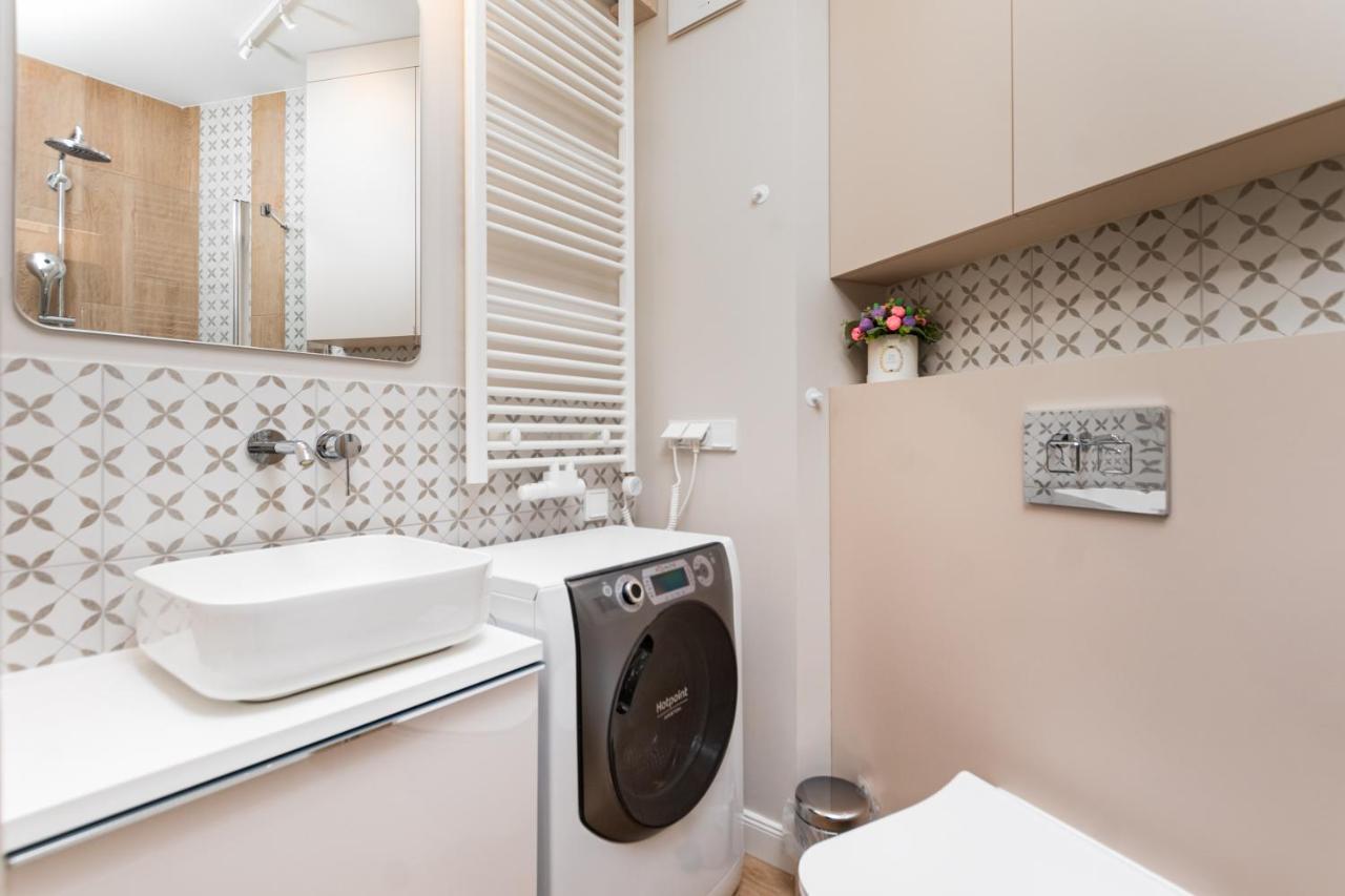 Apartament Solidarnosci By Your Freedom Varşovia Exterior foto